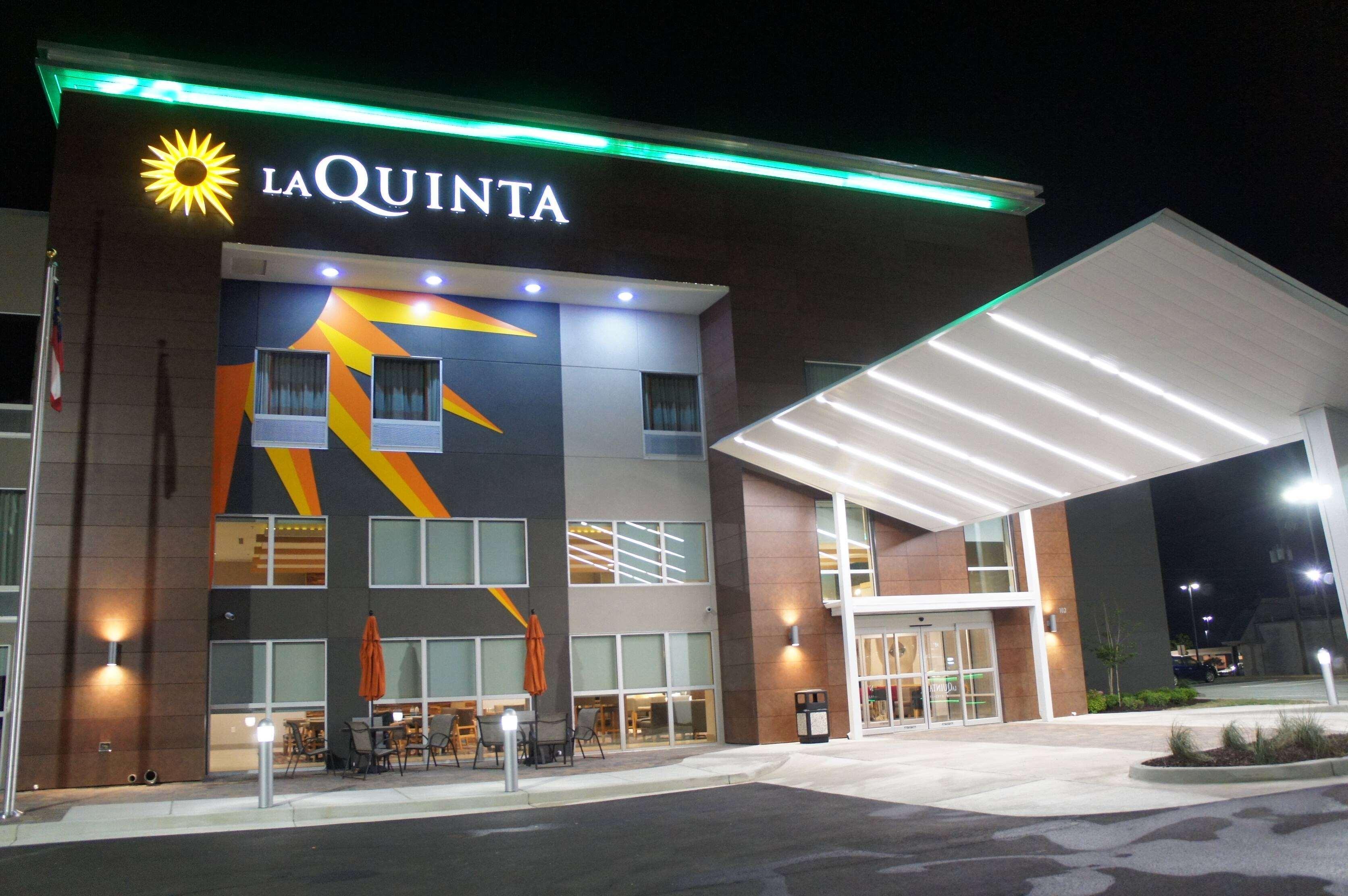 La Quinta Inn & Suites Perry Esterno foto