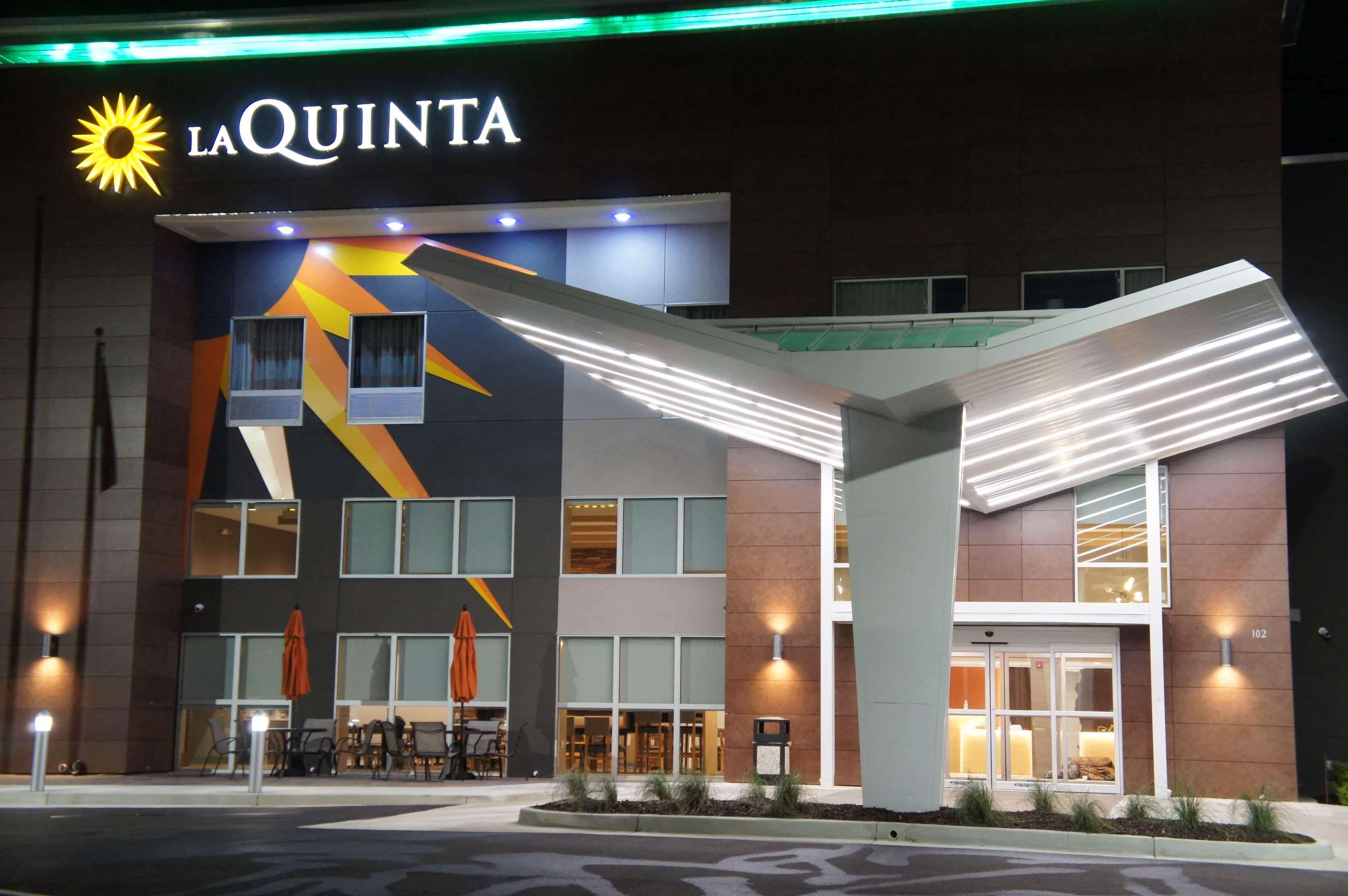 La Quinta Inn & Suites Perry Esterno foto